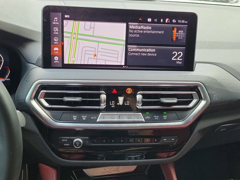 Used 2024 BMW X4 xDrive30i w/ M Sport Package AWD/4WD image 30