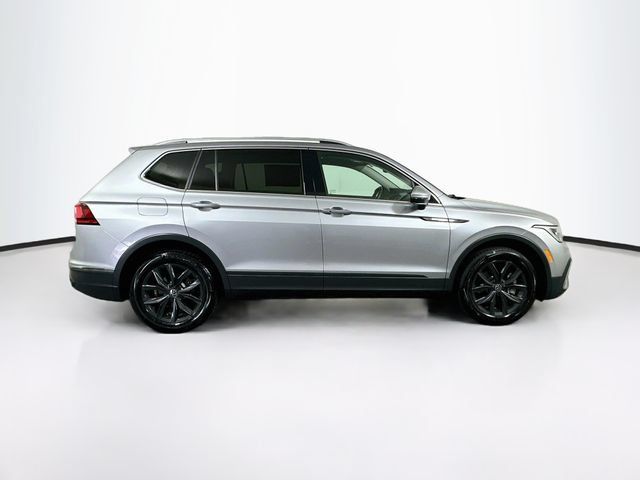 Certified 2024 Volkswagen Tiguan SE AWD/4WD image 9