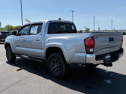 Used 2020 Toyota Tacoma SR5 RWD image 8