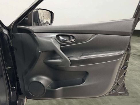 Used 2016 Nissan Rogue SL w/ SL Premium Package image 21