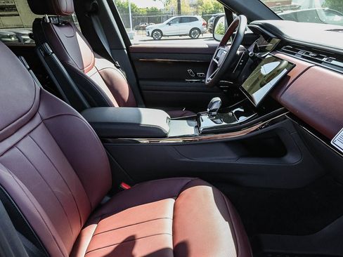 New 2026 Land Rover Range Rover Sport Dynamic SE AWD/4WD image 17