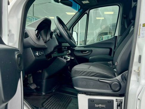 Used 2022 Mercedes-Benz Sprinter 3500 image 12
