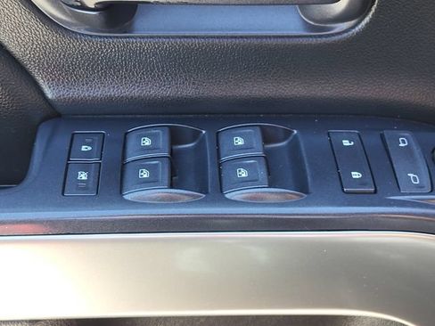Used 2018 Chevrolet Silverado 1500 LT AWD/4WD image 8