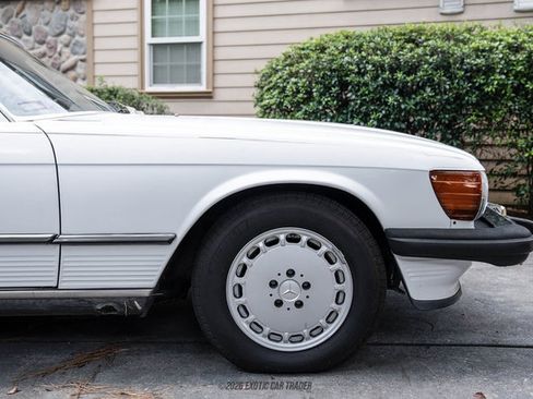 Used 1988 Mercedes-Benz 560 SL image 11