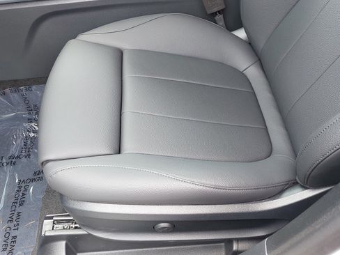 Certified 2025 Mercedes-Benz GLB 250 GLB 250 image 28