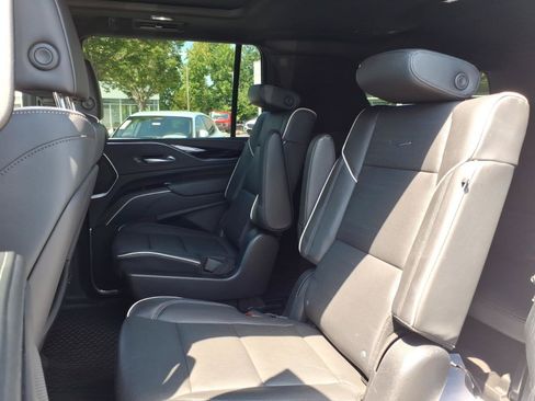 Used 2023 Cadillac Escalade ESV Sport AWD/4WD image 16