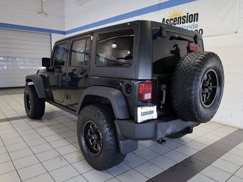 Used 2015 Jeep Wrangler Unlimited Rubicon w/ Max Tow Package image 11