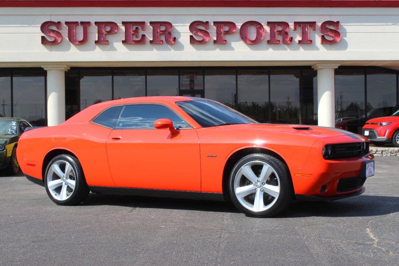 Used 2018 Dodge Challenger R/T w/ Blacktop Package RWD image 1