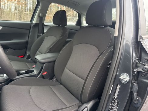 Used 2023 Kia Forte LXS image 10