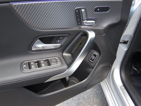 Used 2025 Mercedes-Benz CLA 250 4MATIC image 9