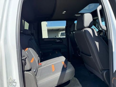 Used 2025 GMC Sierra 2500 AT4 w/ AT4 Premium Plus Package image 11
