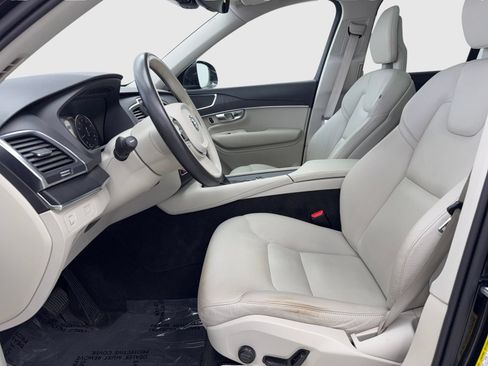 Used 2020 Volvo XC90 T5 Momentum w/ Protection Package Premier FWD image 17