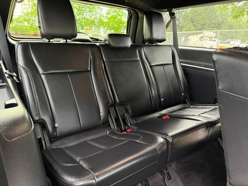 Used 2019 Ford Expedition Max XLT w/ Equipment Group 202A AWD/4WD image 21