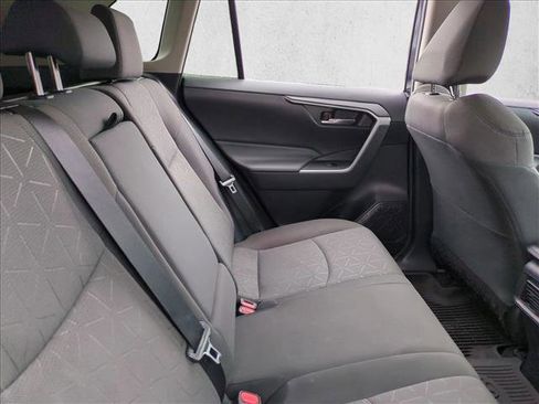 Certified 2021 Toyota RAV4 XLE w/ Convenience Package FWD image 20