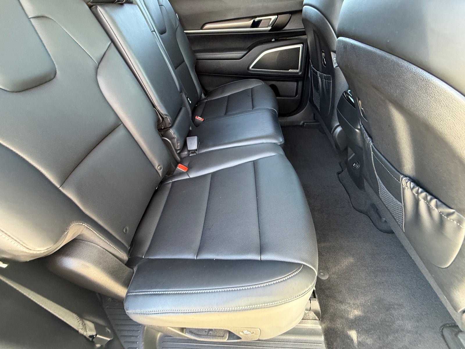 Used 2024 Kia Telluride LX FWD image 11