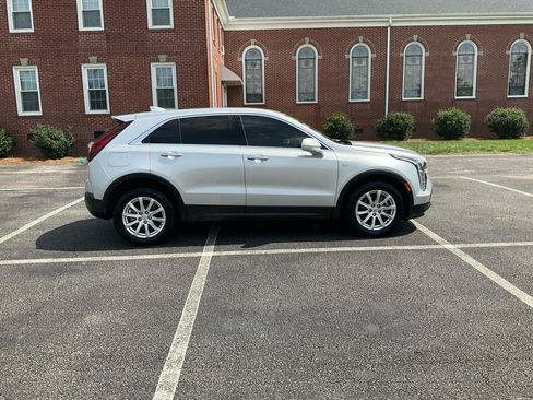 Used 2021 Cadillac XT4 Luxury FWD image 4