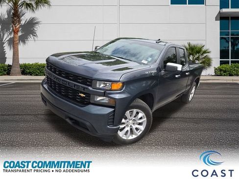 Used 2019 Chevrolet Silverado 1500 Custom w/ Trailering Package image 2