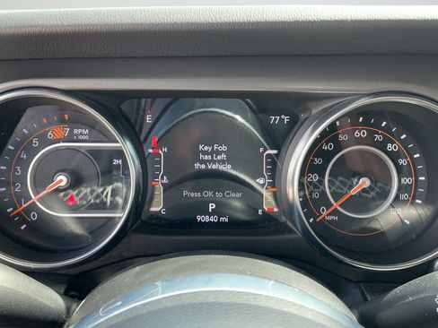 Used 2023 Jeep Wrangler Unlimited Rubicon w/ Xtreme 35 Tire Package AWD/4WD image 13
