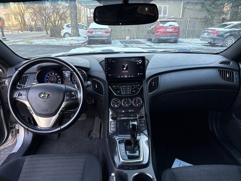 Used 2014 Hyundai Genesis 2.0T image 17