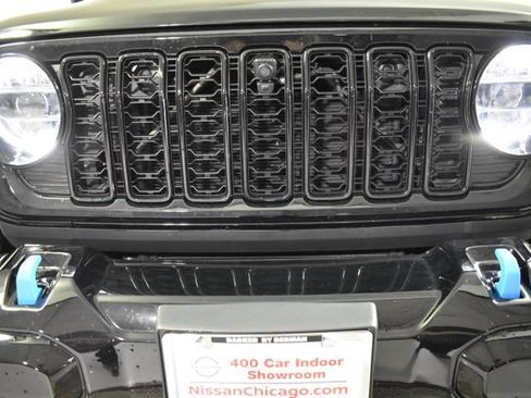 Used 2024 Jeep Wrangler High Altitude AWD/4WD image 37