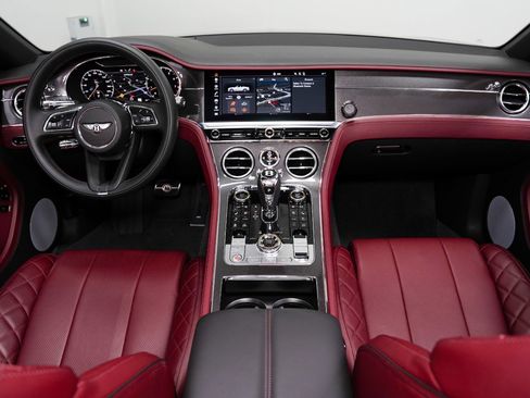 Used 2021 Bentley Continental GT V8 AWD/4WD image 37