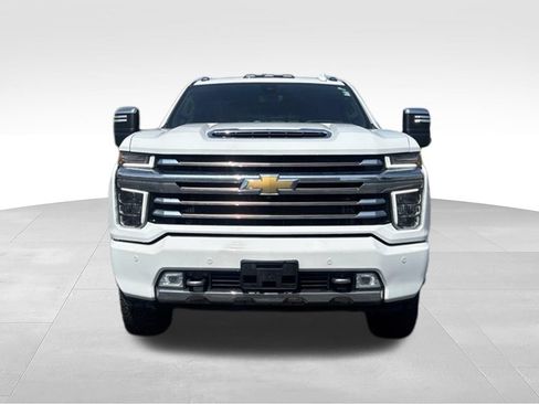 Used 2022 Chevrolet Silverado 2500 High Country w/ Technology Package AWD/4WD image 2