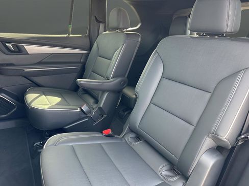 Used 2025 Buick Enclave Preferred image 22