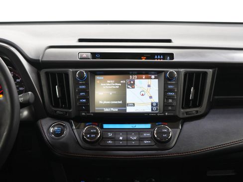 Used 2018 Toyota RAV4 SE w/ Advanced Technology Package AWD/4WD image 15