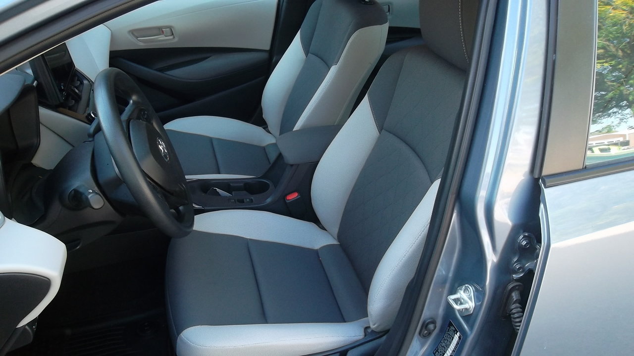 Used 2024 Toyota Corolla LE FWD image 7