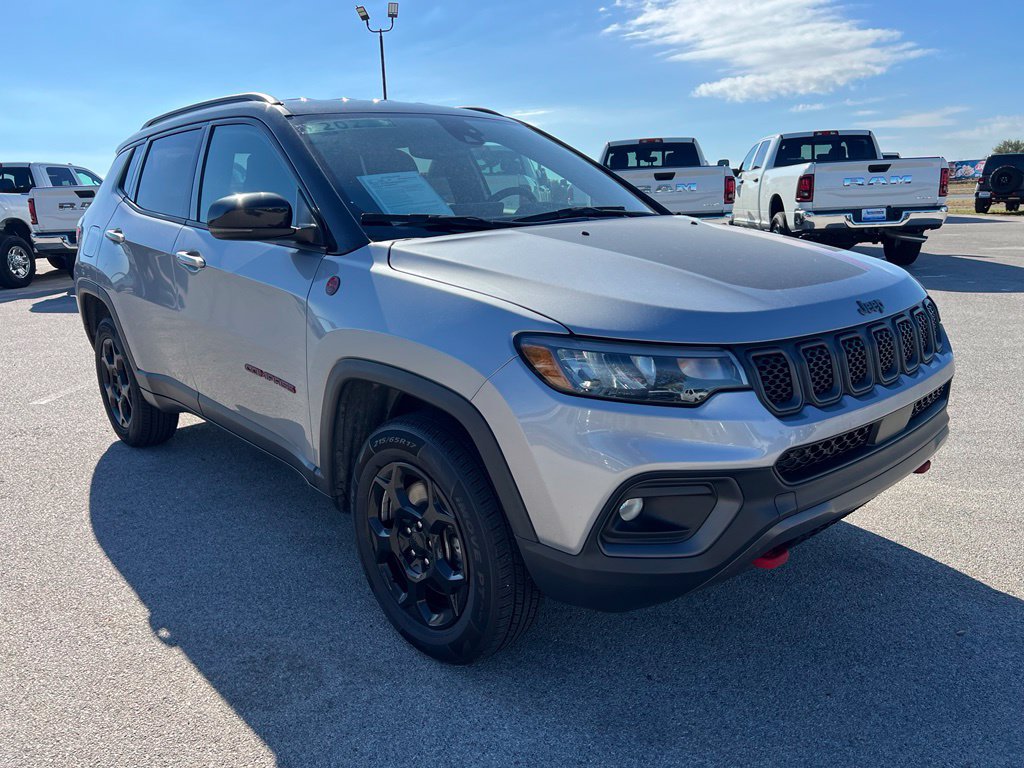 Used 2023 Jeep Compass Trailhawk AWD/4WD image 9