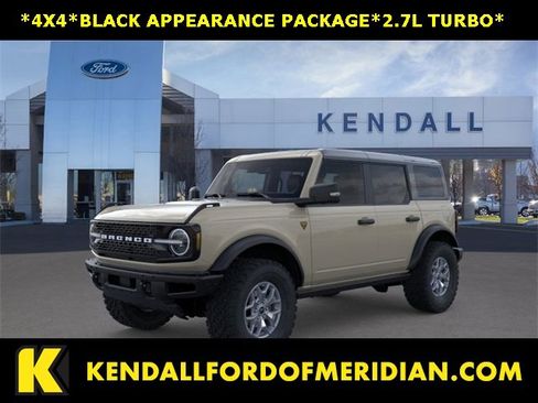 Used 2025 Ford Bronco Badlands image 1