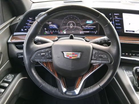 Used 2024 Cadillac Escalade Premium Luxury image 8