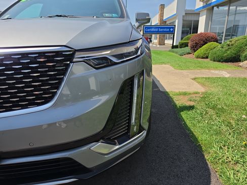 Used 2024 Cadillac XT6 Luxury w/ LPO, Floor Liner Package AWD/4WD image 10