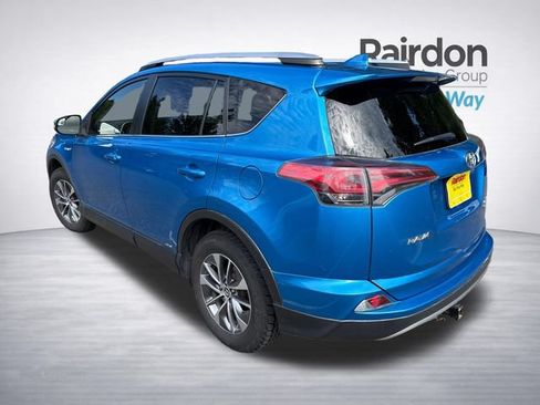 Used 2017 Toyota RAV4 XLE AWD/4WD image 5