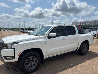 New 2025 Nissan Frontier SV w/ SV Convenience Package