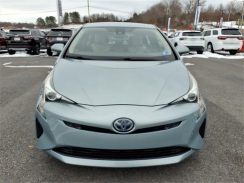 Used 2017 Toyota Prius Two image 11