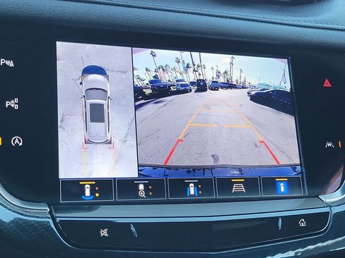 Used 2025 Cadillac XT6 Sport w/ Technology Package image 15