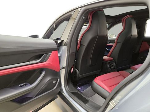 Used 2021 Porsche Taycan 4S w/ Premium Package image 18