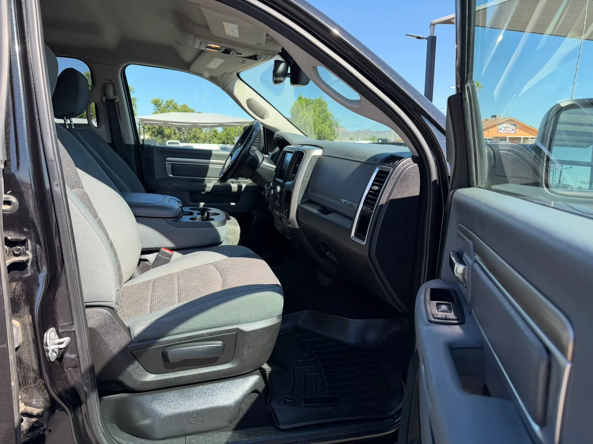 Used 2017 RAM 1500 Big Horn AWD/4WD image 25
