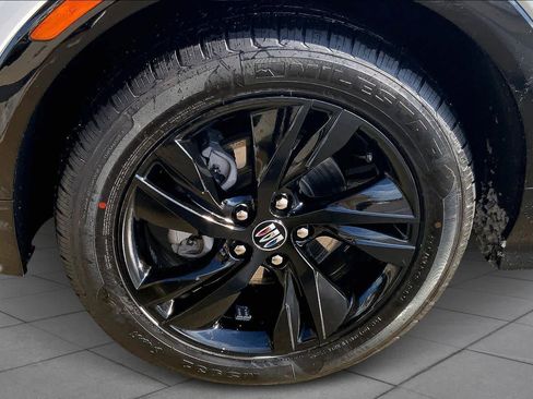 Used 2024 Buick Encore GX Sport Touring image 11