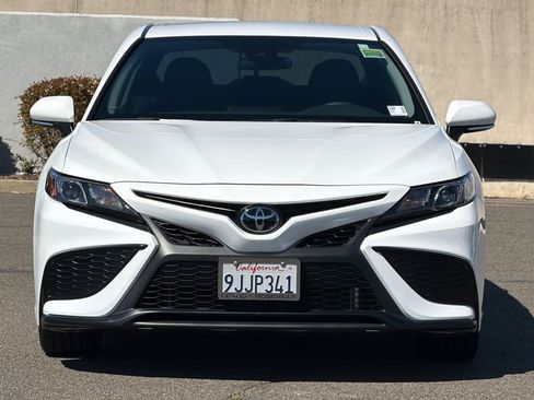 Used 2024 Toyota Camry SE FWD image 10