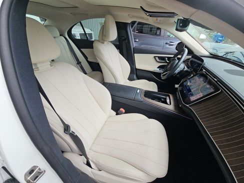Used 2025 Mercedes-Benz E 350 Sedan w/ Winter Package image 4