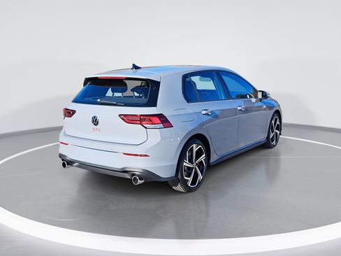 New 2026 Volkswagen GTI SE image 3
