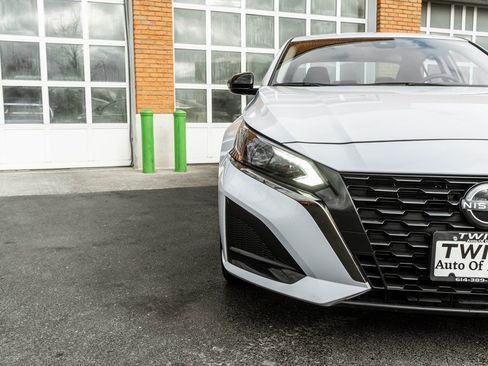 Used 2024 Nissan Altima 2.5 SR image 33