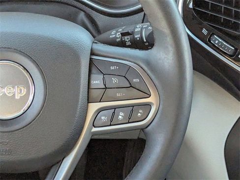 Used 2022 Jeep Cherokee Limited image 20