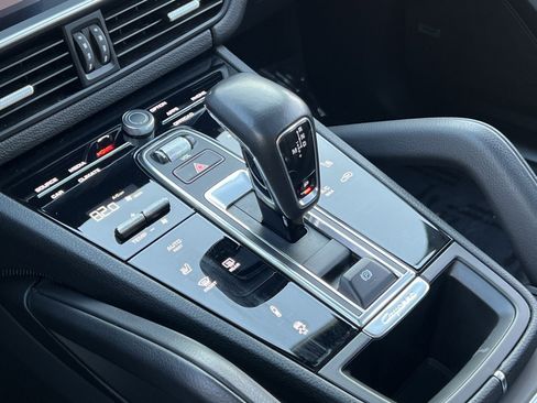 Certified 2021 Porsche Cayenne Coupe image 27
