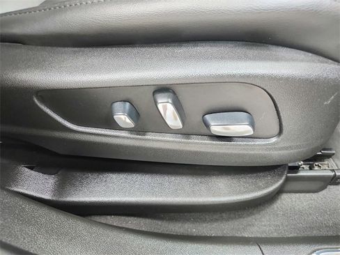 Used 2018 Cadillac XT5 Premium Luxury image 40