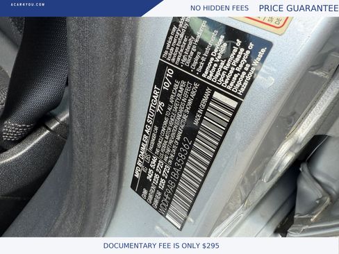 Used 2011 Mercedes-Benz E 550 4MATIC Sedan image 26