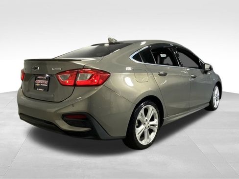 Used 2018 Chevrolet Cruze Premier w/ Premier True North Edition FWD image 9