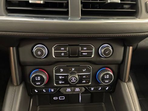 Used 2023 Chevrolet Tahoe High Country AWD/4WD image 28